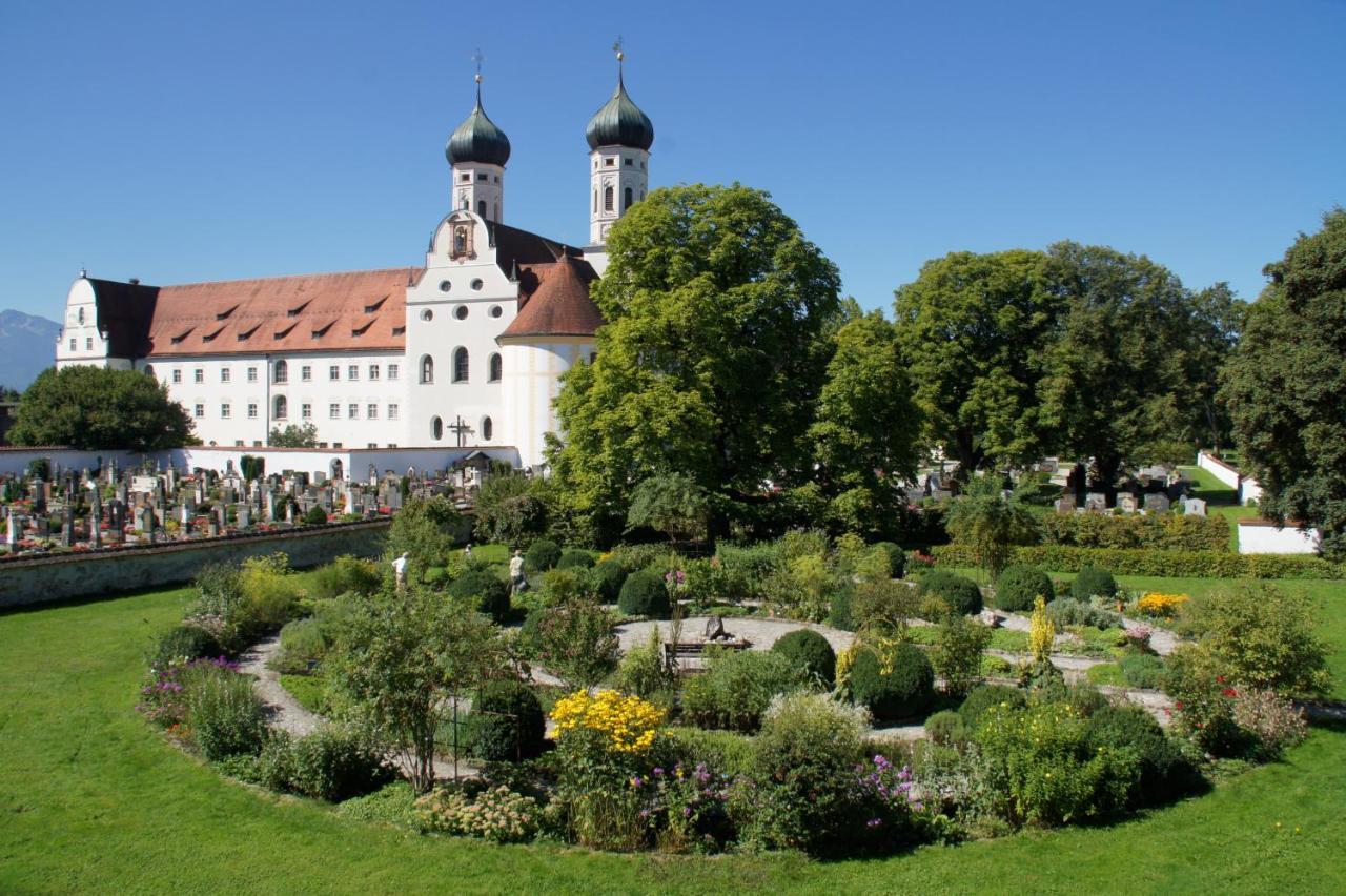 Zentrum Fuer Umwelt Und Kultur - Gaestehaus Und Jugendbildungseinrichtung Im Maierhof Benediktbeuern Luaran gambar